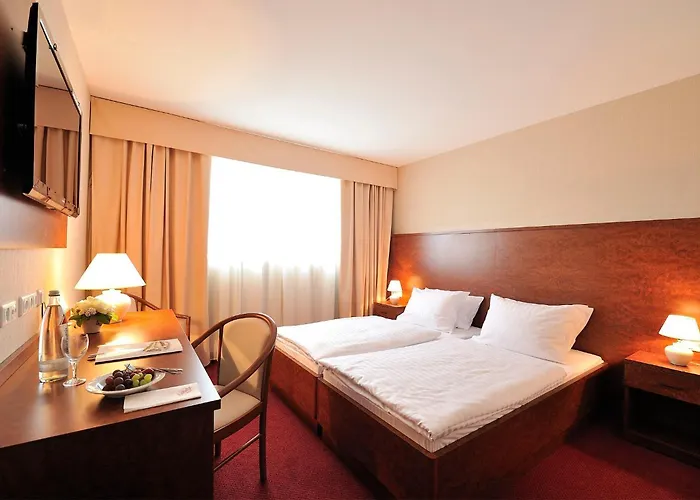 Restaurant Hoettche 酒店 3*